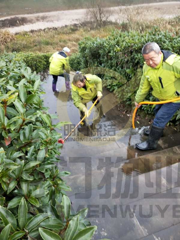 小區保潔外包是怎么收費的